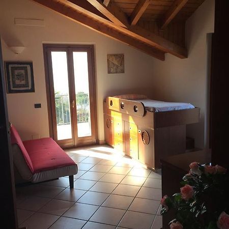 Ferienwohnung Apartment Laveno-Mombello Dış mekan fotoğraf